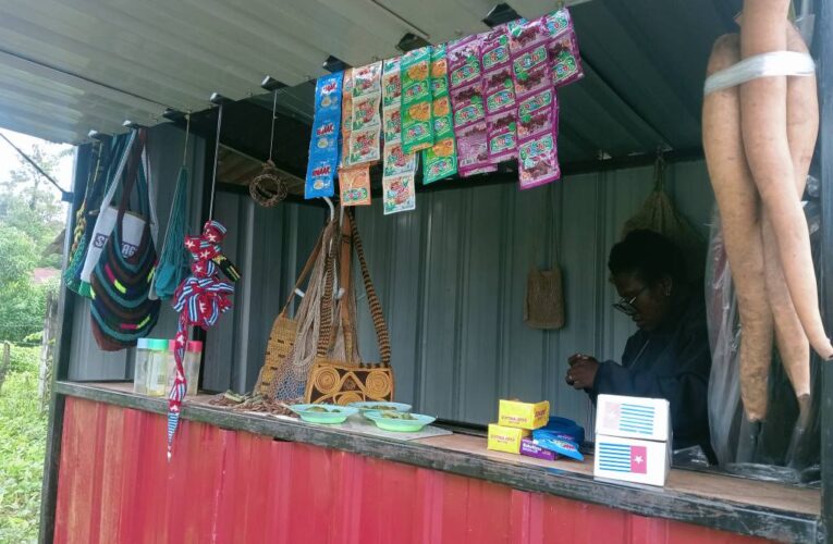 Warung Kecil di SPC Nabire, Simbol Ekonomi Kerakyatan Papua Tengah