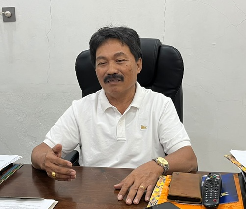 (Sekretaris Daerah (Sekda) Kabupaten Nabire, Yulianus Passang)