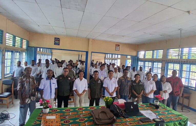 USWIM Nabire Lepas 174 Mahasiswa KKN Angkatan XLIII, Fokus Penataan Lingkungan Kampus Selama Sebulan