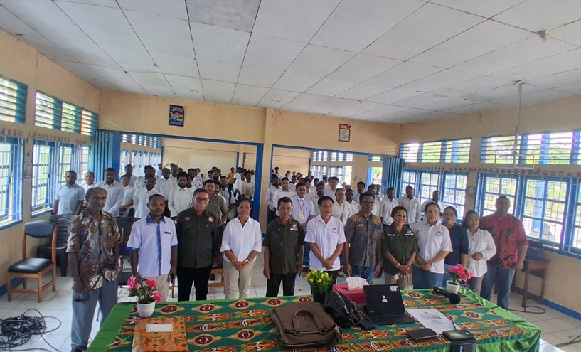 (USWIM Nabire Lepas 174 Mahasiswa KKN Angkatan XLIII)